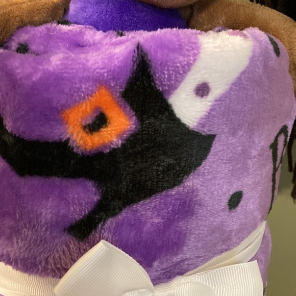 NEW! CYNTHIA ROWLEY CURIOUS KIDS WITCH FRIEND & BUBBLE TROUBLE HALLOWEEN THROW - Picture 4 of 10